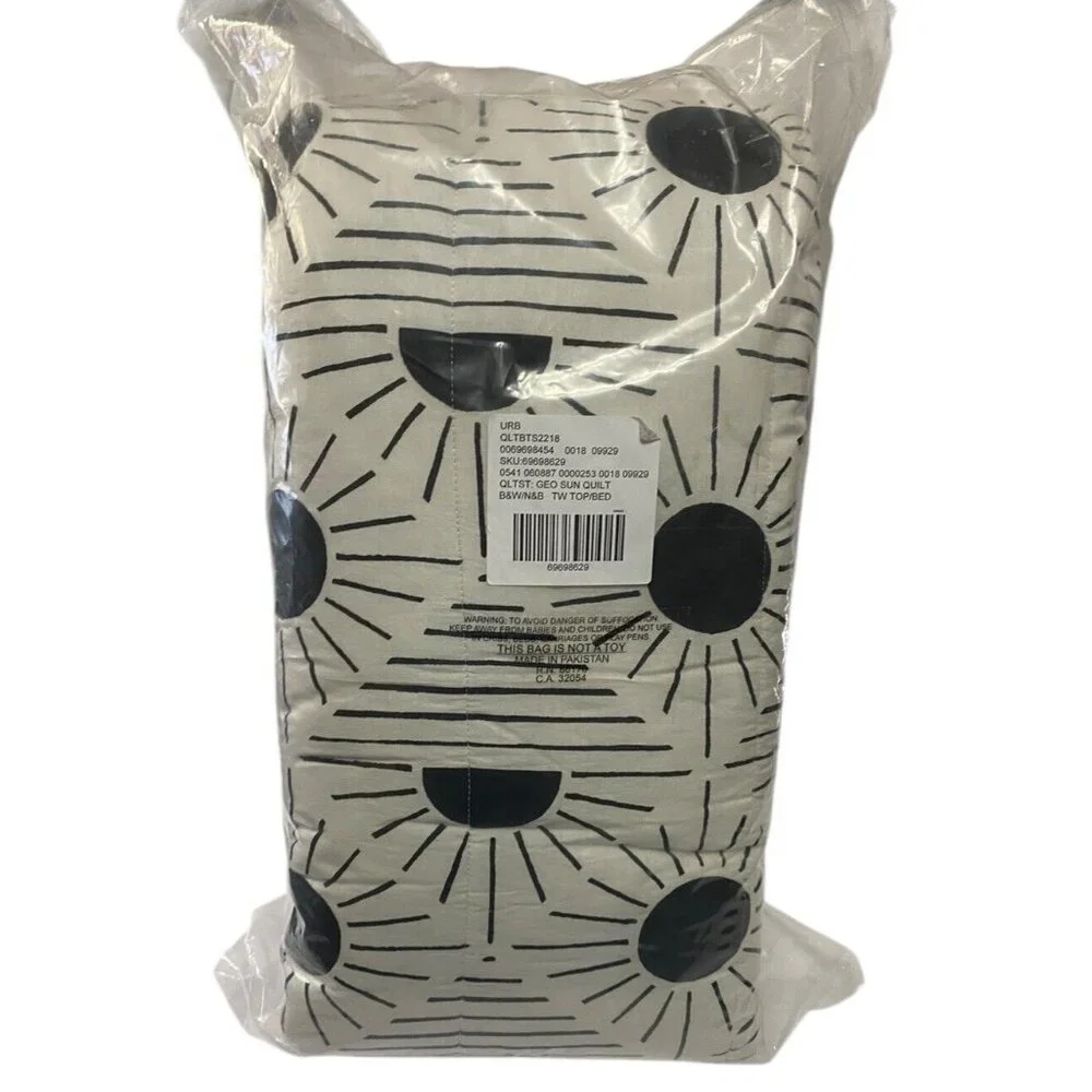Urban Outfitters Geo Sun Quilt Set Twin XL Boho White Black Comforter NWT